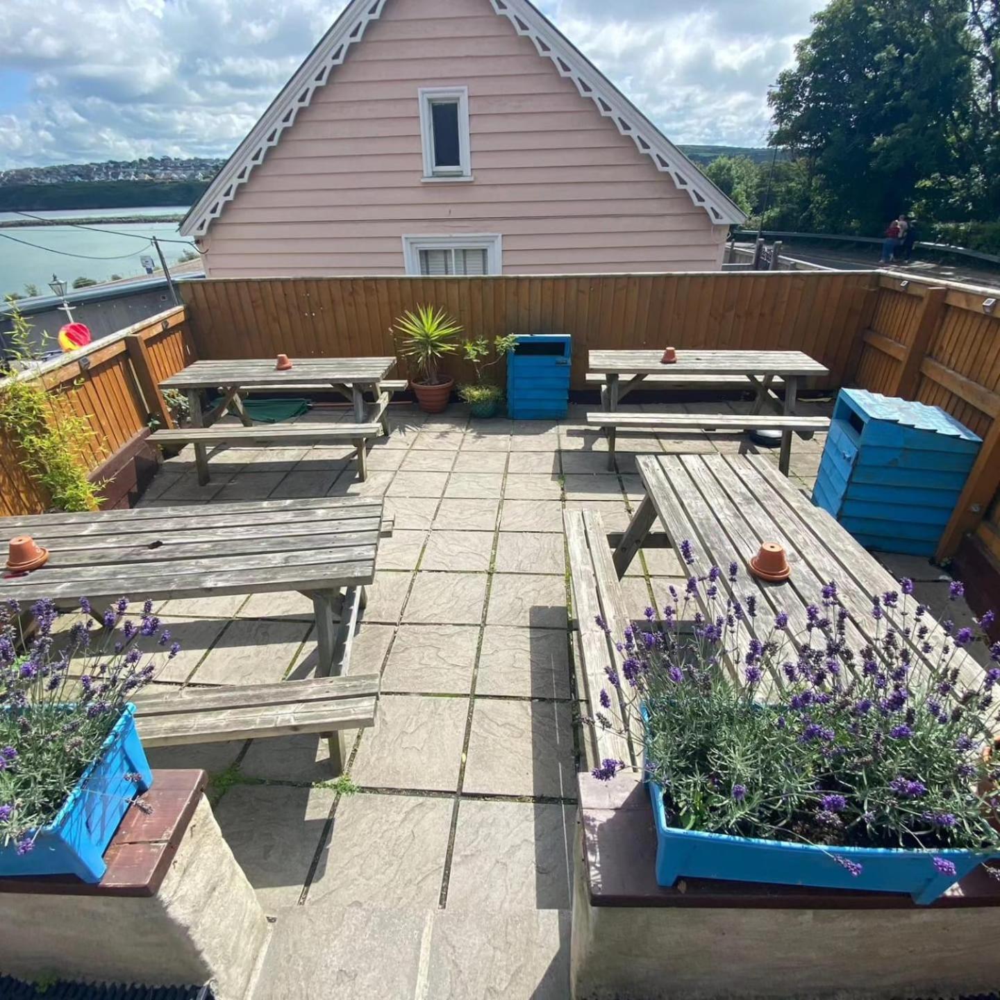 Rose And Crown Hotel & Hope And Anchor Bar Goodwick Экстерьер фото